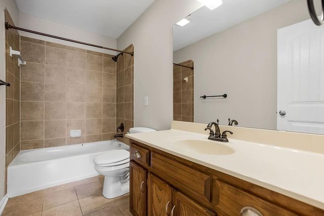 11212 N Summit Street, Kansas City, MO 64155