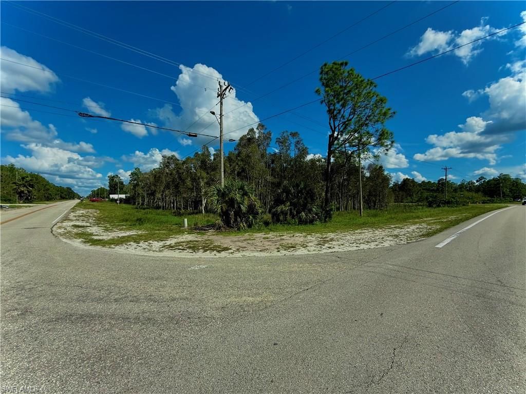 1001/1003 Homestead RD S, LEHIGH ACRES, FL 33974 — photo 2