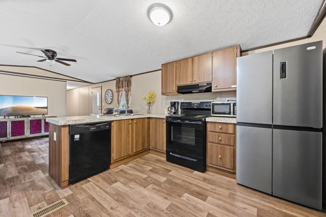 280 Martin Creek Drive, Cleveland, TX 77328