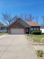 10614 Waycross Ave, Louisville, KY 40229