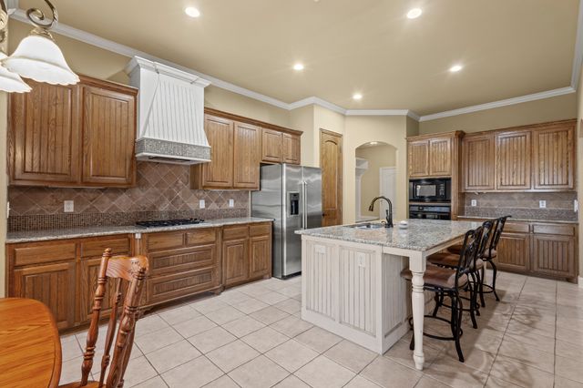 1666 Plum Creek Drive, Midlothian, TX 76065