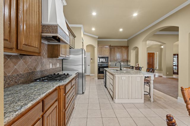 1666 Plum Creek Drive, Midlothian, TX 76065