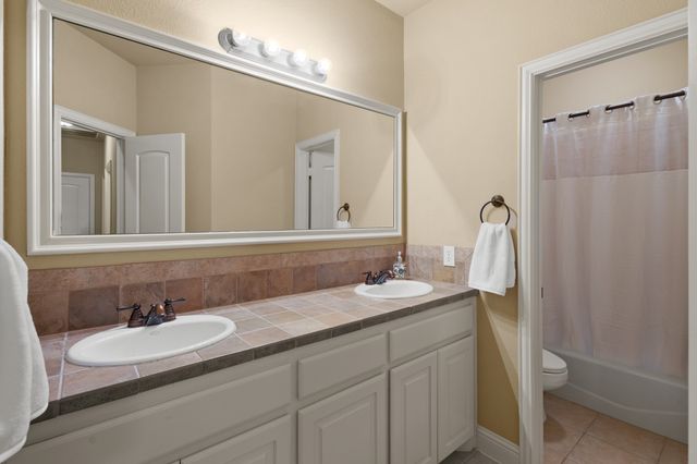 1666 Plum Creek Drive, Midlothian, TX 76065