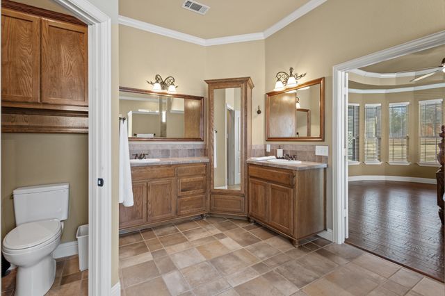 1666 Plum Creek Drive, Midlothian, TX 76065