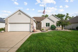 3133 Christine Lane, Oregon, OH 43616