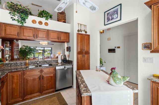 6089 CLUBSIDE DRIVE 00, Sarasota, FL 34243