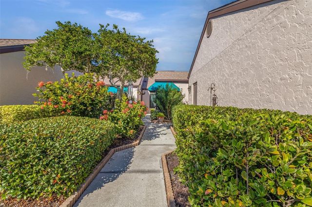 6089 CLUBSIDE DRIVE 00, Sarasota, FL 34243