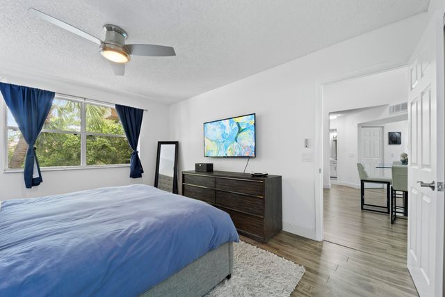 8851 Wiles Road Apt 304, Coral Springs, FL 33067