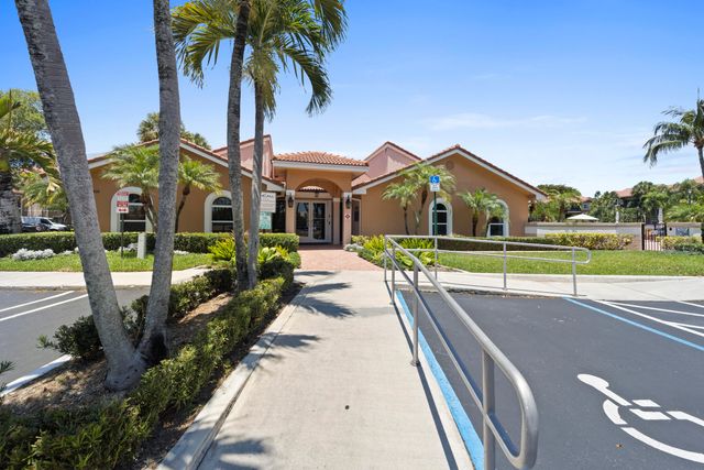 8851 Wiles Road Apt 304, Coral Springs, FL 33067