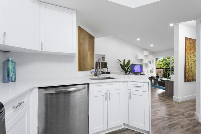 8851 Wiles Road Apt 304, Coral Springs, FL 33067