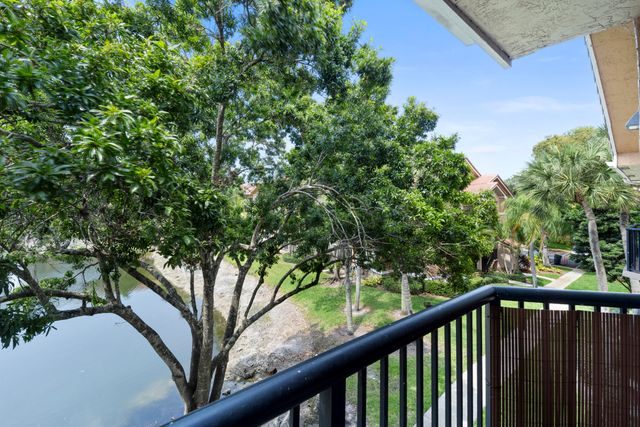 8851 Wiles Road Apt 304, Coral Springs, FL 33067