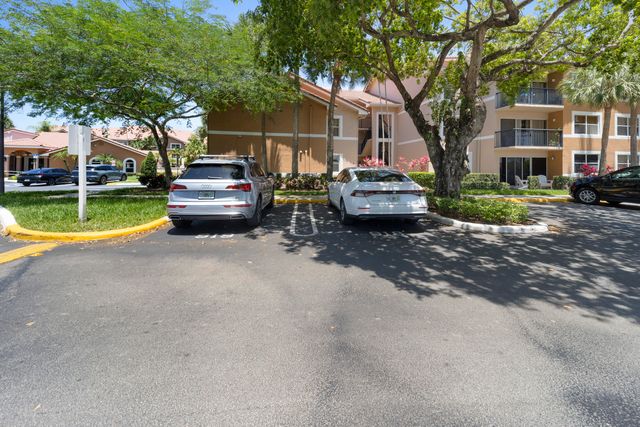 8851 Wiles Road Apt 304, Coral Springs, FL 33067