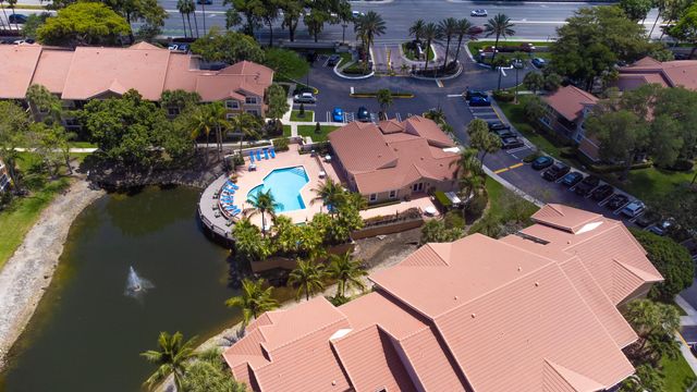 8851 Wiles Road Apt 304, Coral Springs, FL 33067
