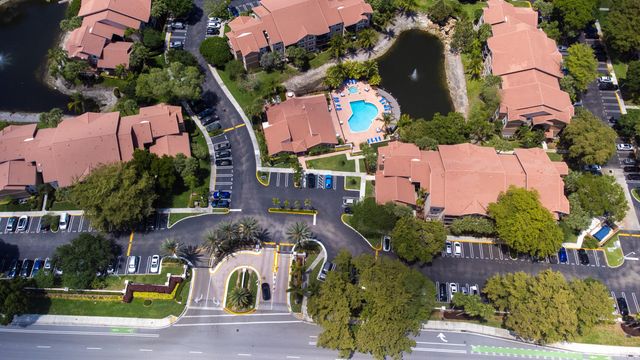8851 Wiles Road Apt 304, Coral Springs, FL 33067