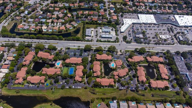 8851 Wiles Road Apt 304, Coral Springs, FL 33067