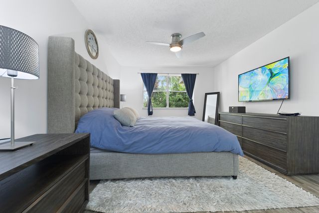 8851 Wiles Road Apt 304, Coral Springs, FL 33067