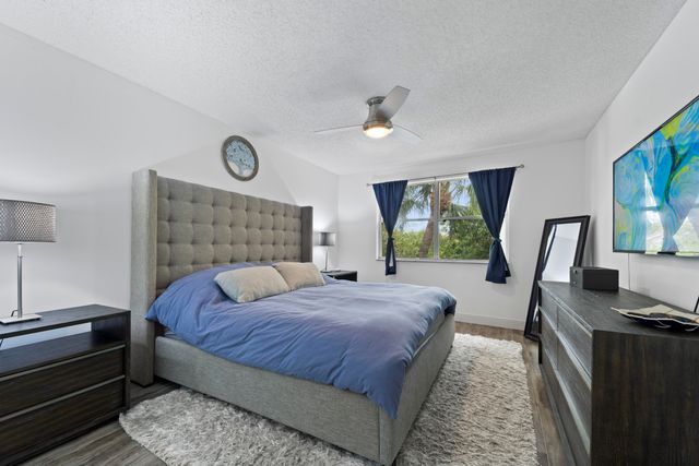 8851 Wiles Road Apt 304, Coral Springs, FL 33067