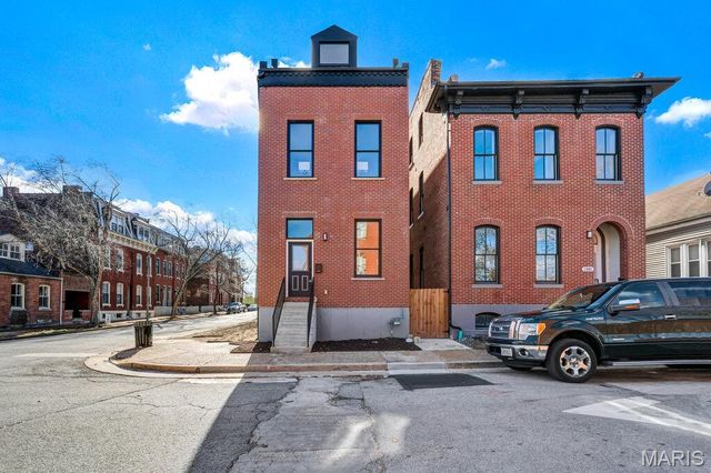 1000 Barton Street, St Louis, MO 63104