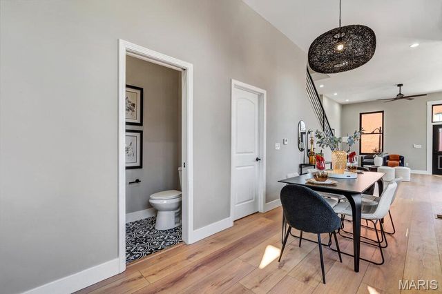 1000 Barton Street, St Louis, MO 63104