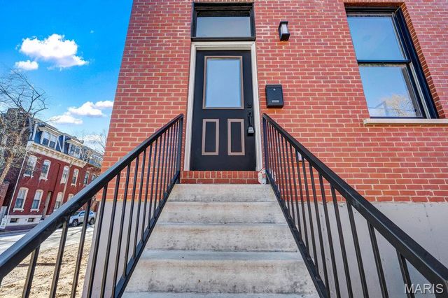 1000 Barton Street, St Louis, MO 63104