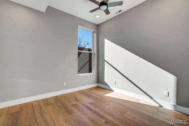 1000 Barton Street, St Louis, MO 63104