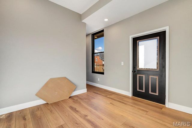 1000 Barton Street, St Louis, MO 63104