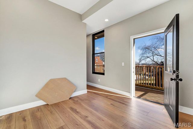 1000 Barton Street, St Louis, MO 63104