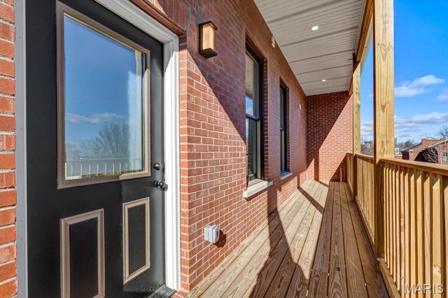 1000 Barton Street, St Louis, MO 63104