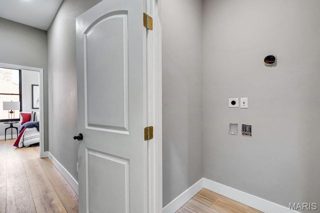 1000 Barton Street, St Louis, MO 63104