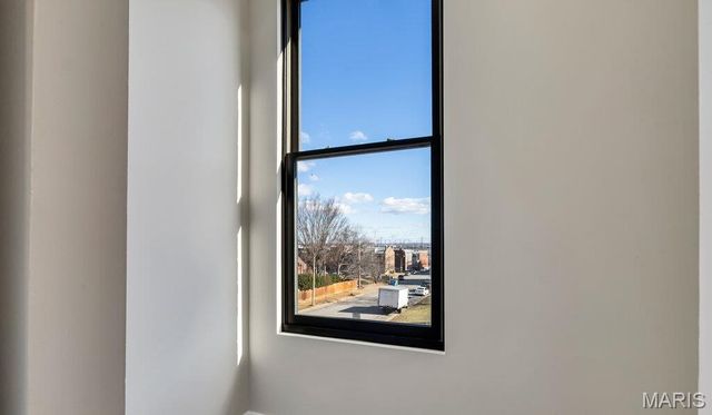 1000 Barton Street, St Louis, MO 63104