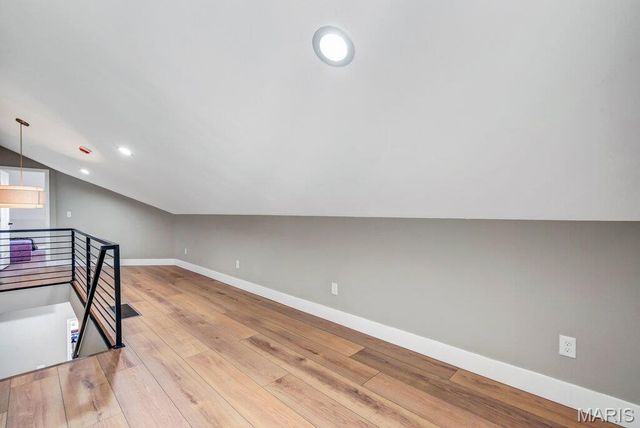 1000 Barton Street, St Louis, MO 63104