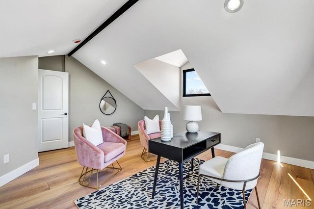 1000 Barton Street, St Louis, MO 63104