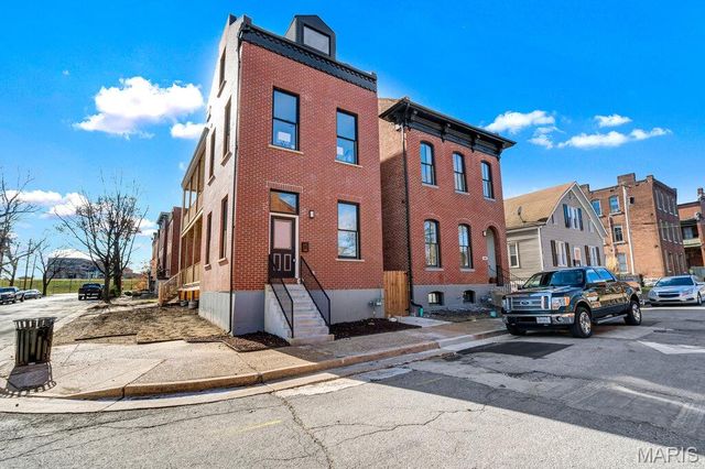 1000 Barton Street, St Louis, MO 63104