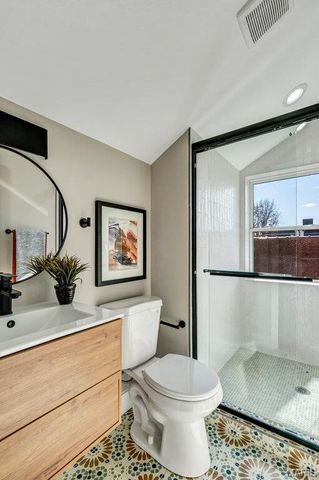 1000 Barton Street, St Louis, MO 63104