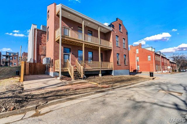 1000 Barton Street, St Louis, MO 63104