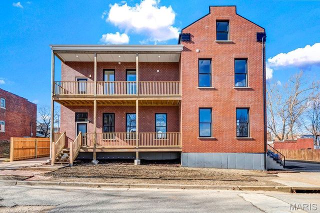 1000 Barton Street, St Louis, MO 63104