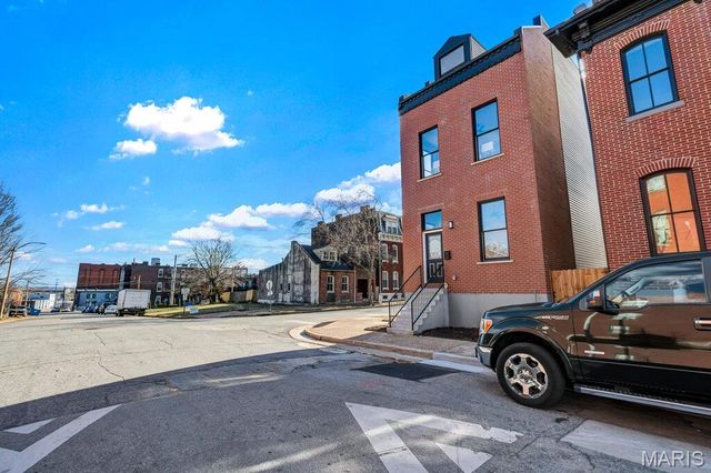 1000 Barton Street, St Louis, MO 63104