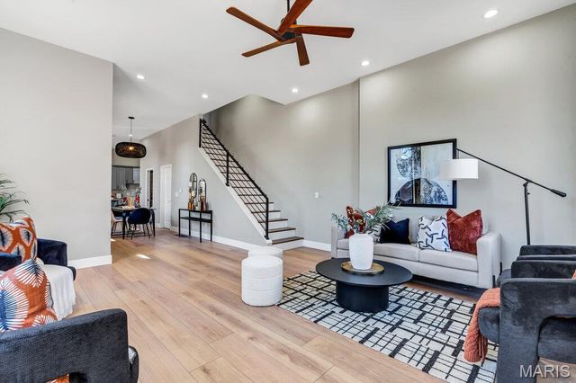 1000 Barton Street, St Louis, MO 63104