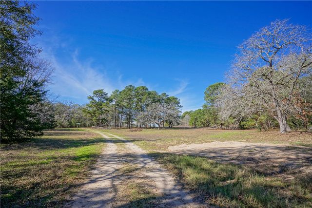 10713 County Road 446, Navasota, TX 77868