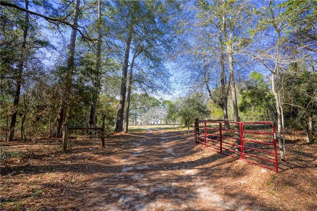 10713 County Road 446, Navasota, TX 77868