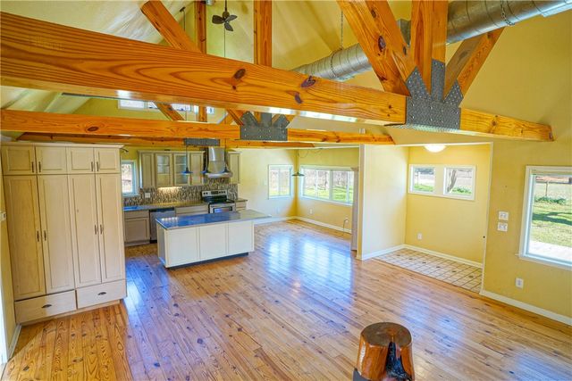 10713 County Road 446, Navasota, TX 77868