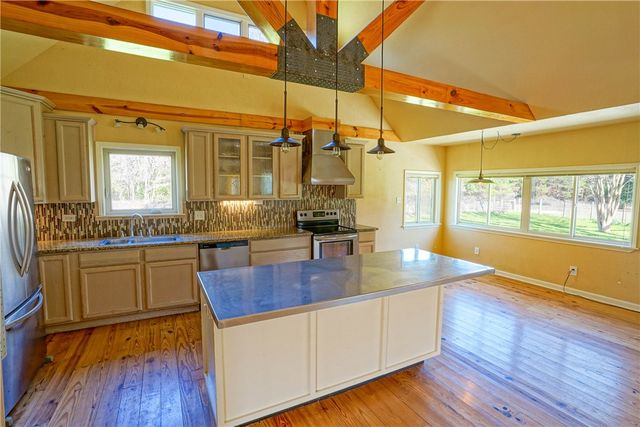 10713 County Road 446, Navasota, TX 77868