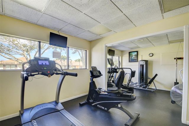 6310 Tall Cypress Cir, Green Acres, FL 33463