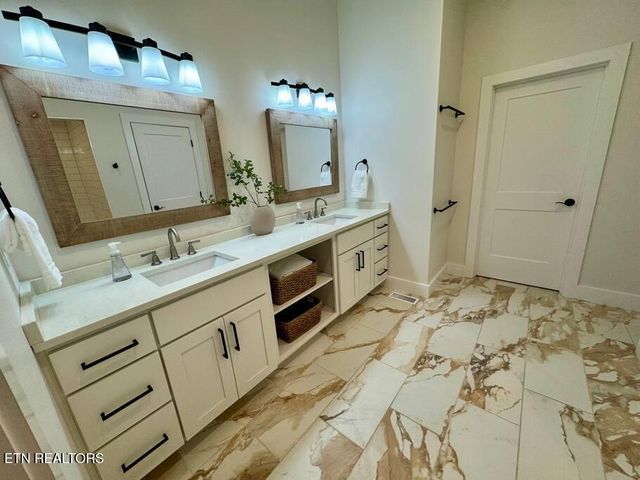 143 Hidden Lane, Lafollette, TN 37766