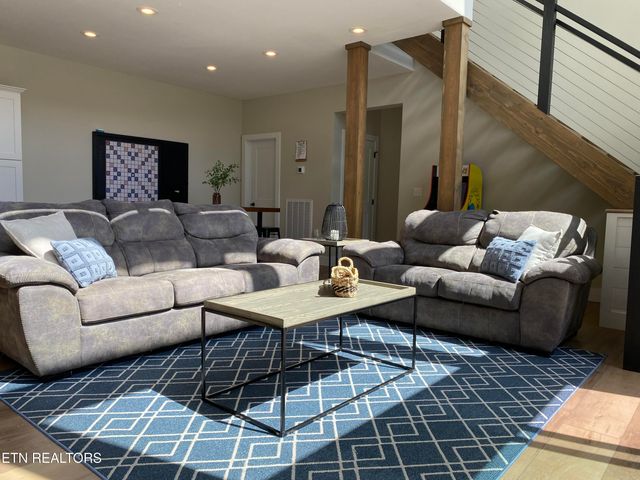 143 Hidden Lane, Lafollette, TN 37766