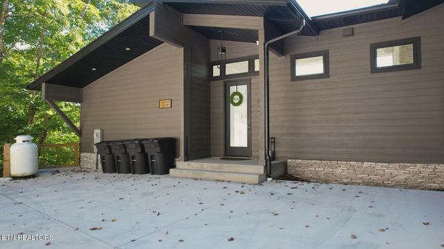 143 Hidden Lane, Lafollette, TN 37766