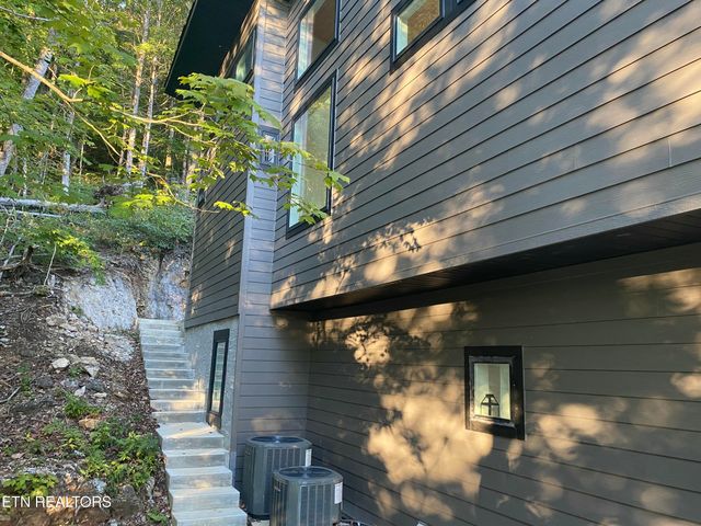 143 Hidden Lane, Lafollette, TN 37766