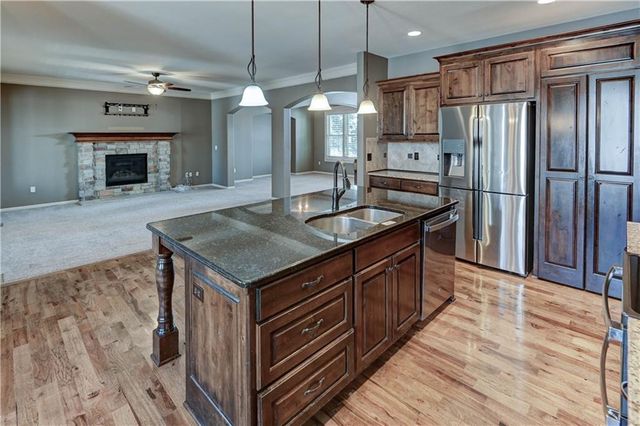 16627 S Lind Road, Olathe, KS 66062