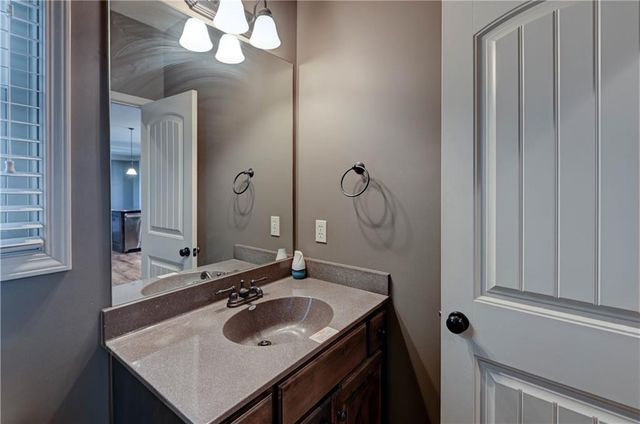 16627 S Lind Road, Olathe, KS 66062