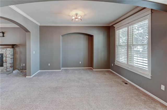 16627 S Lind Road, Olathe, KS 66062